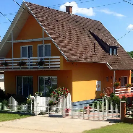 Sesil Apartment Pusztavam